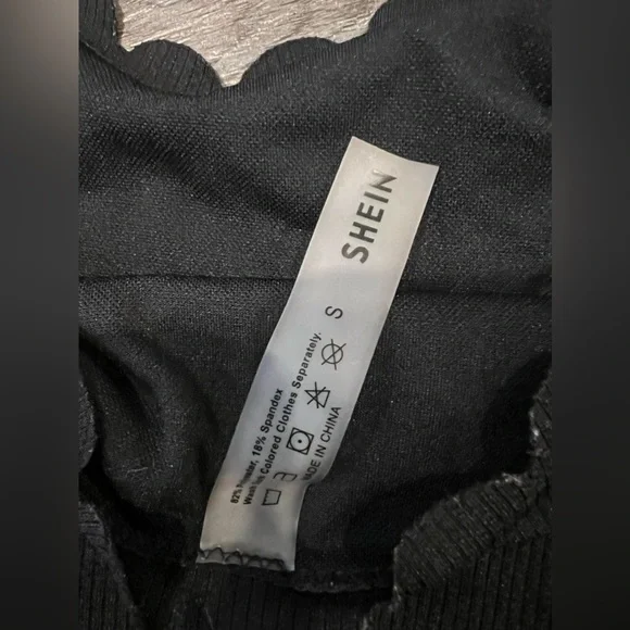 Black Bikini - Picture 3 of 3